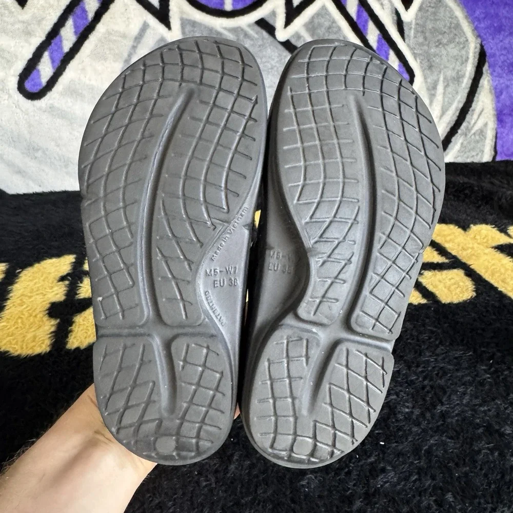 Size 7 - OOFOS Original Womens Recovery Black Thong Flip Flop Sandals Shoes